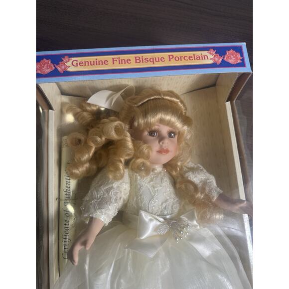 soft expressions porcelain‎ doll. genuine fine bisque collectible in original - Picture 3 of 7